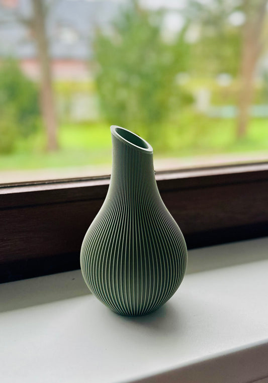Shizu Vase